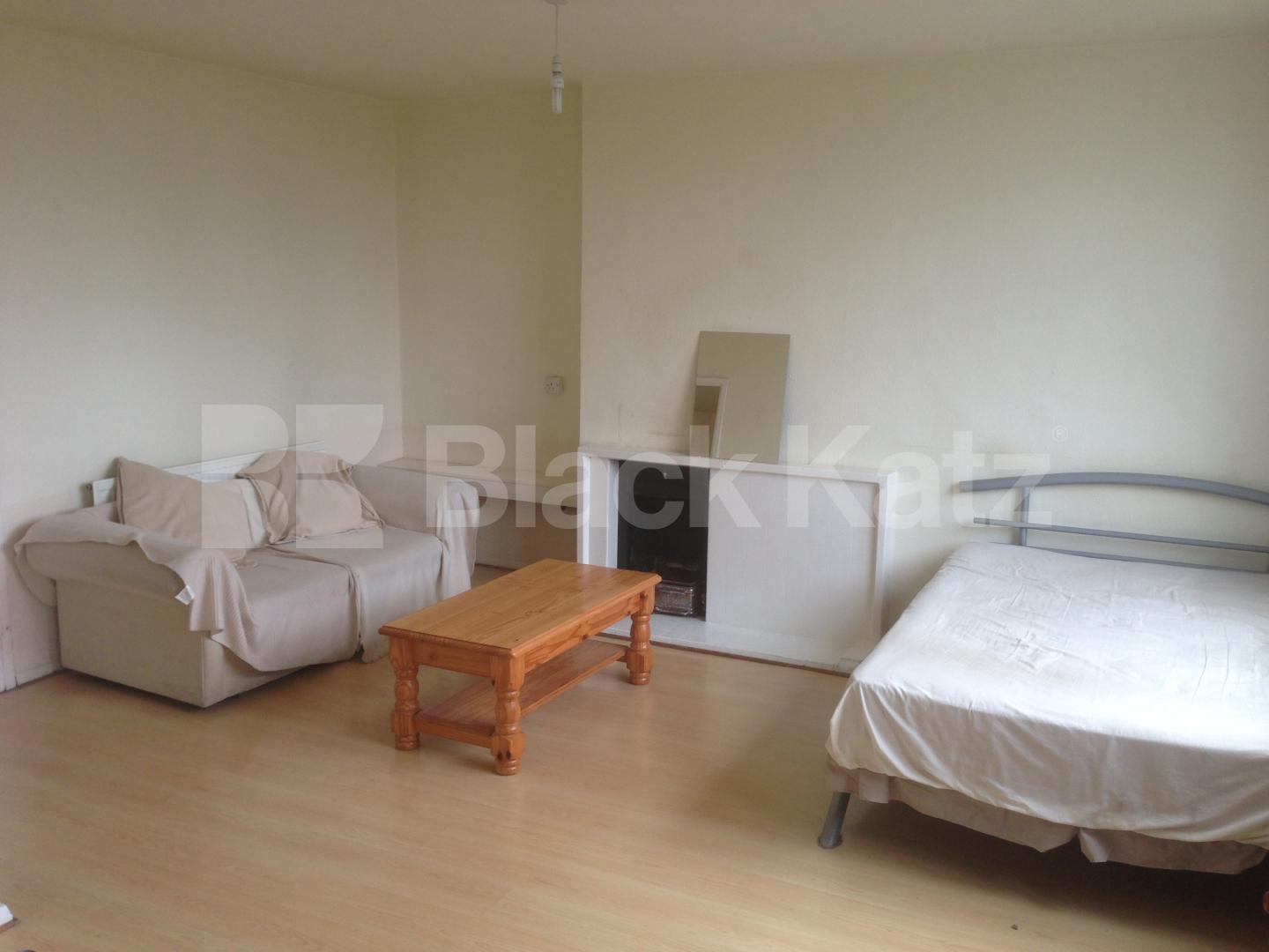 			New Instruction, Studio Apartment, 1 bath, 1 reception Studio			 Christian Street , ALDGATE